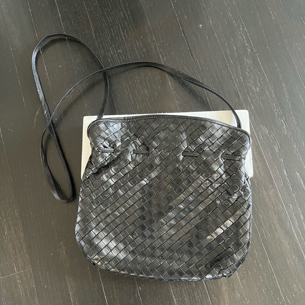 Elegant vintage Black Woven Shoulder Bag